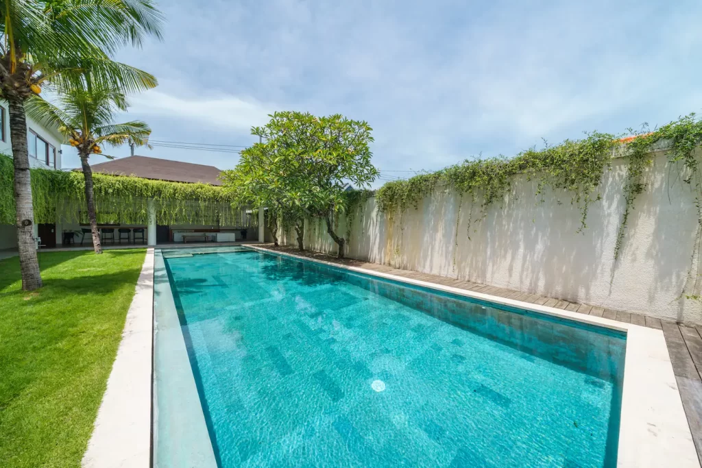 villa-charick-pool-and-exterior (9)